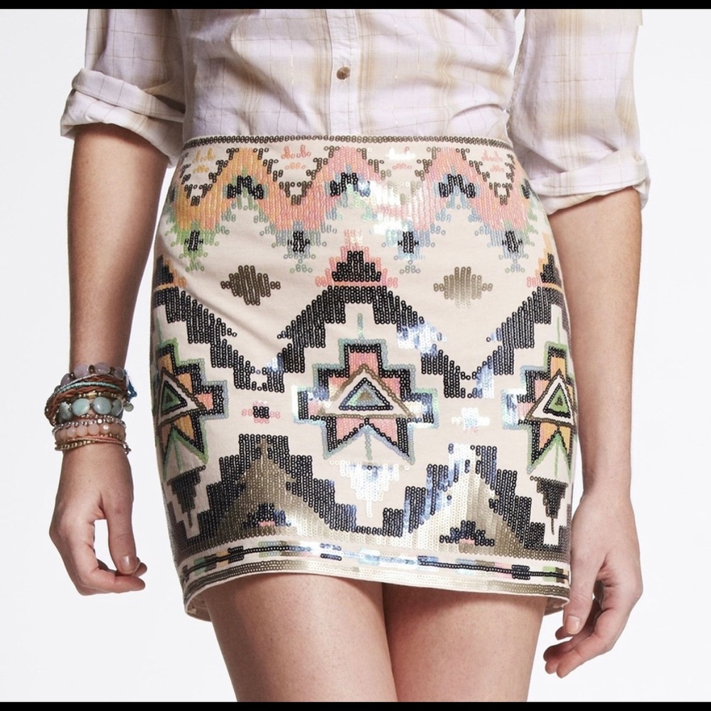EXPRESS Aztec sequin mini skirt straight hem elastic waist XS cream navy coral